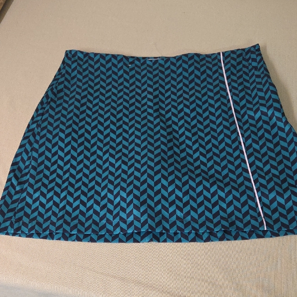 Lady Hagen Teal and Black Patterned Sport Skirt Size 10